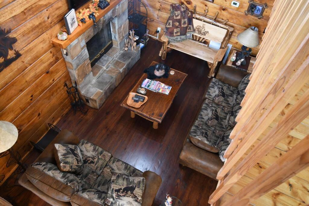 Bear Country Cabin Сивиървил Екстериор снимка